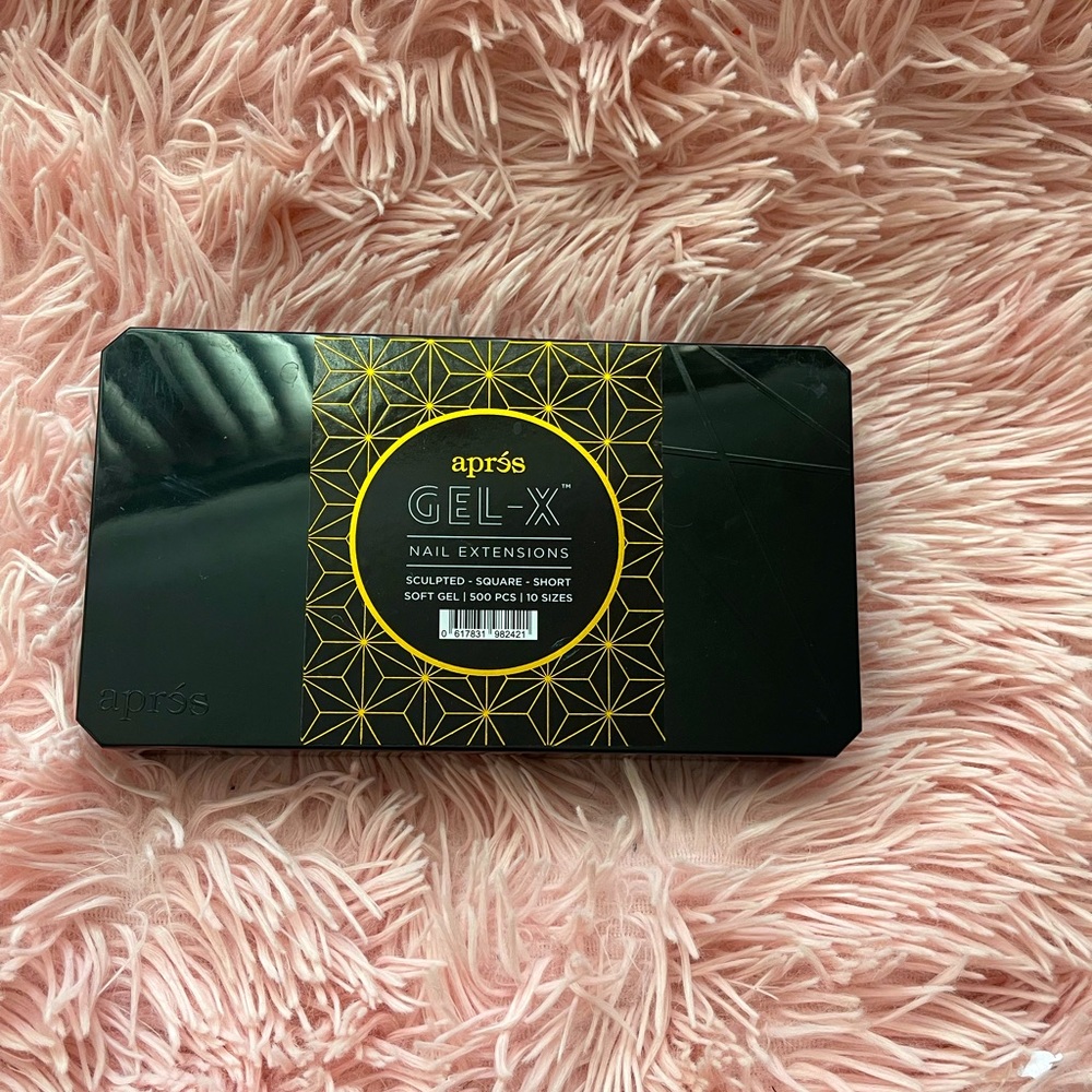 Apres gel x short square sculpted tips